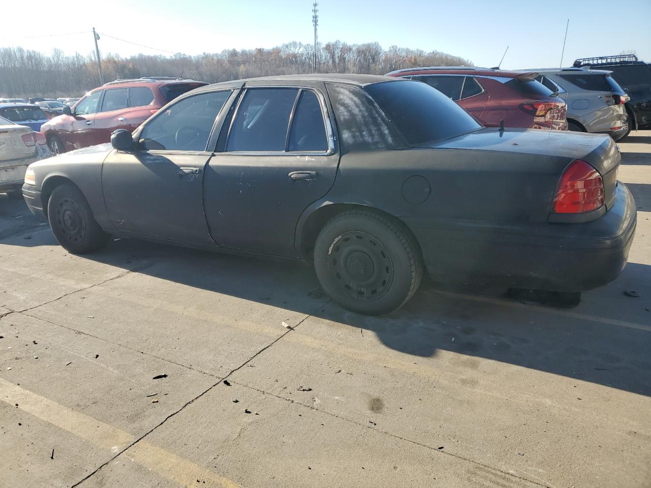 Изображение 2 2005 FORD CROWN VICTORIA POLICE INTERCEPTOR 2005 с VIN 2FAHP71W95X132490