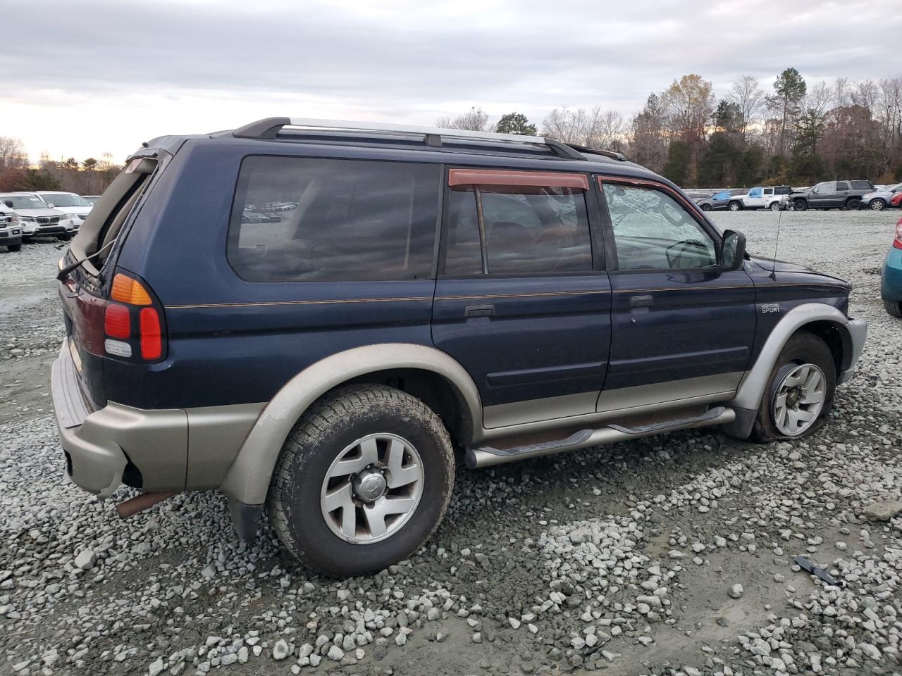 Obraz 3 z 2004 MITSUBISHI MONTERO SPORT XLS 2004 z VIN JA4LS31RX4J003343