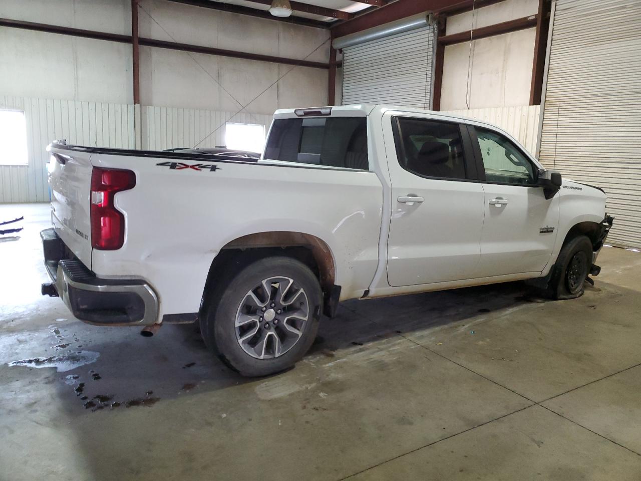 Image 3 of 2020 CHEVROLET SILVERADO K1500 LT 2020 with VIN 3GCUYDEDXLG261469