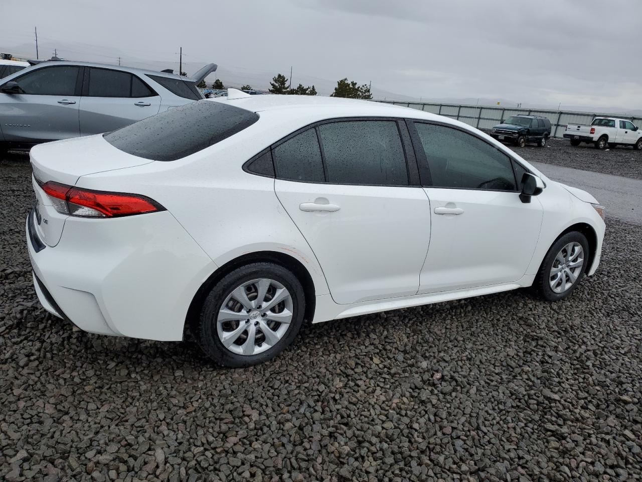 Obraz 3 z 2020 TOYOTA COROLLA LE 2020 z VIN JTDEPRAE2LJ093828