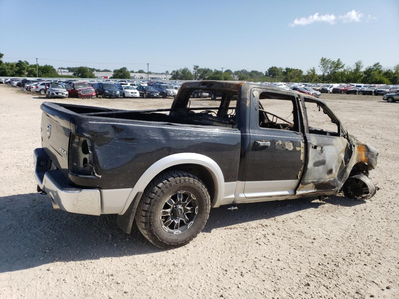 Image 3 of 2015 RAM 1500 LARAMIE 2015 with VIN 1C6RR7NT4FS643786