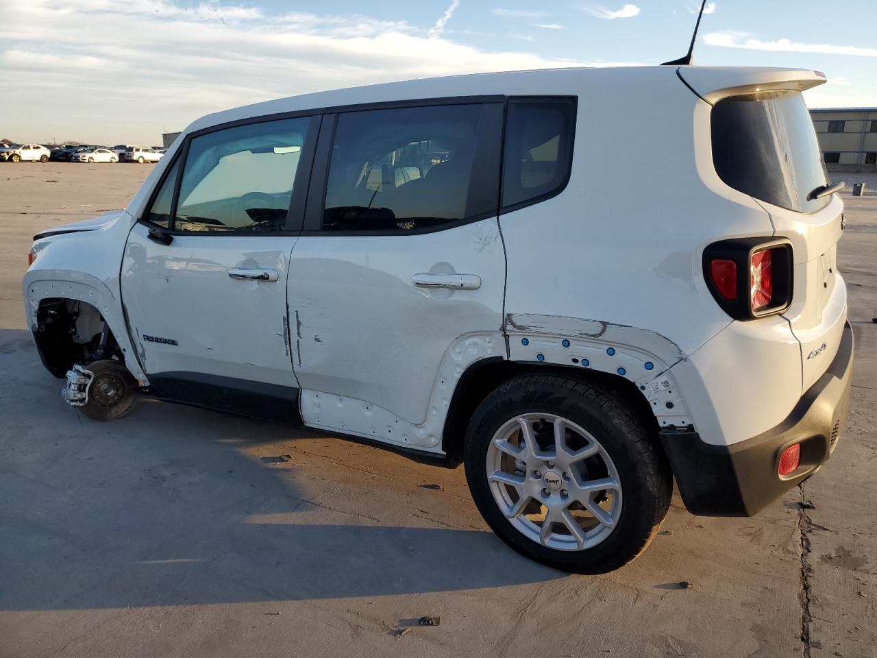 Изображение 2 2023 JEEP RENEGADE LATITUDE 2023 с VIN ZACNJDB11PPP57362