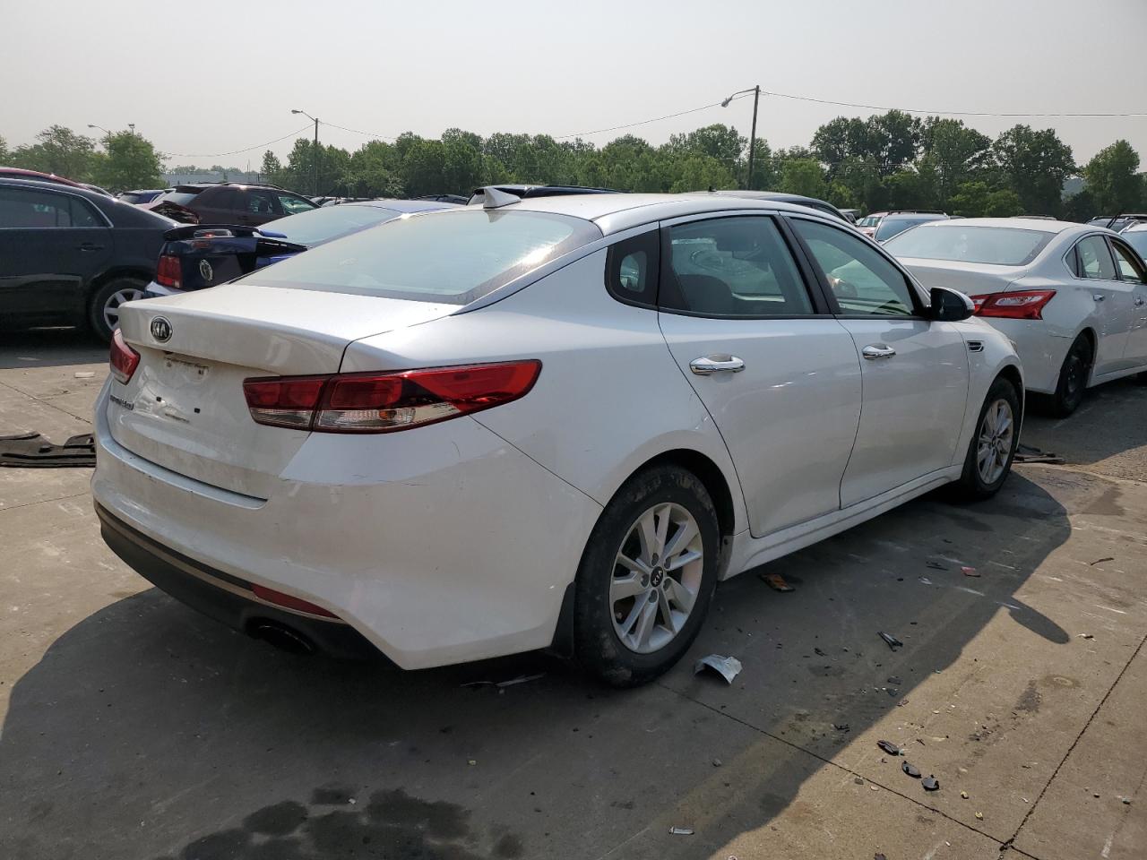 Obraz 3 z 2016 KIA OPTIMA LX 2016 z VIN KNAGT4L31G5085797