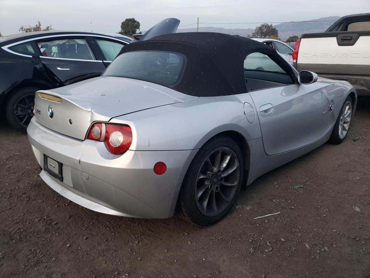 Obraz 3 z 2005 BMW Z4 2.5 2005 z VIN 4USBT33545LS55971