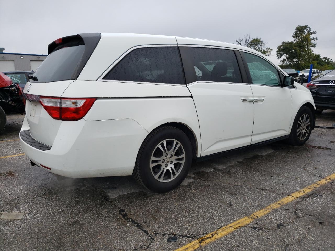 Image 3 of 2013 HONDA ODYSSEY EXL 2013 with VIN 5FNRL5H67DB065178