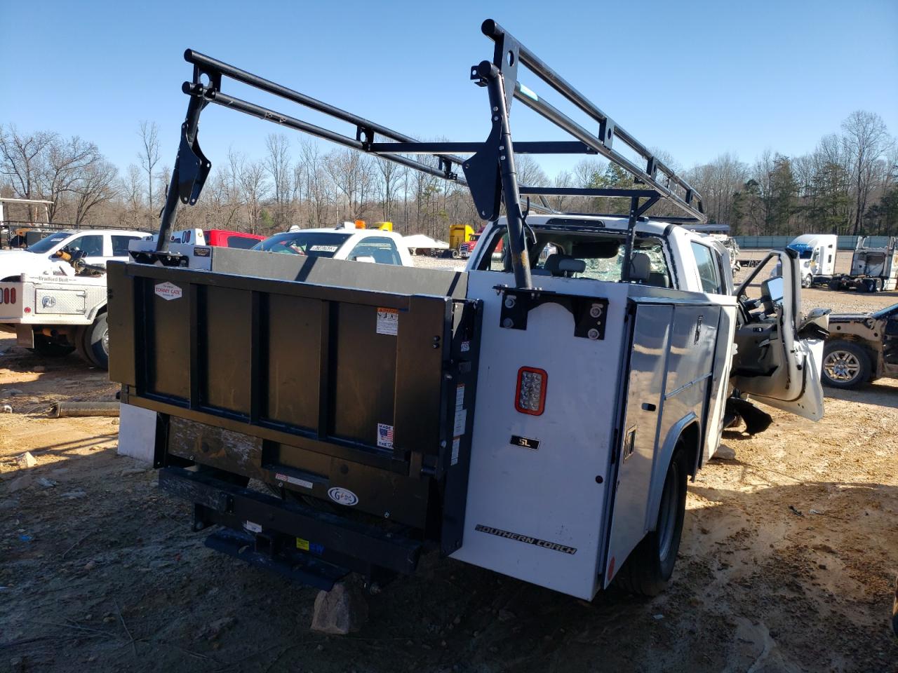 Image 3 of 2022 FORD F350 SUPER DUTY 2022 with VIN 1FD8W3GT6NEC70925