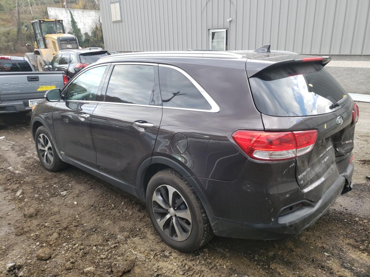Image 2 of 2017 KIA SORENTO EX 2017 with VIN 5XYPHDA1XHG278853