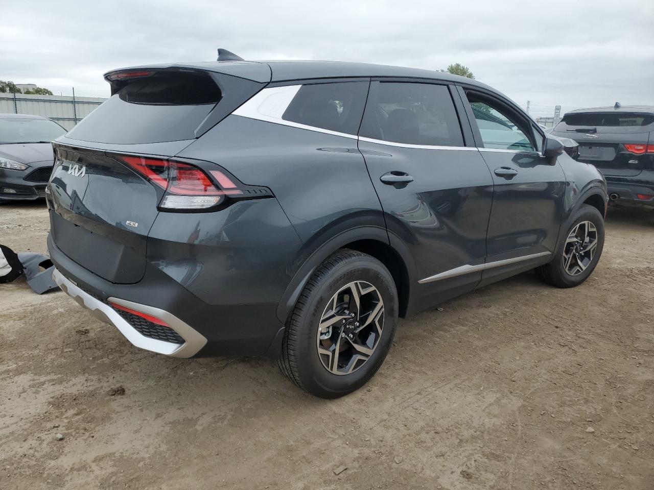 Изображение 3 2023 KIA SPORTAGE LX 2023 с VIN KNDPUCAF2P7190246