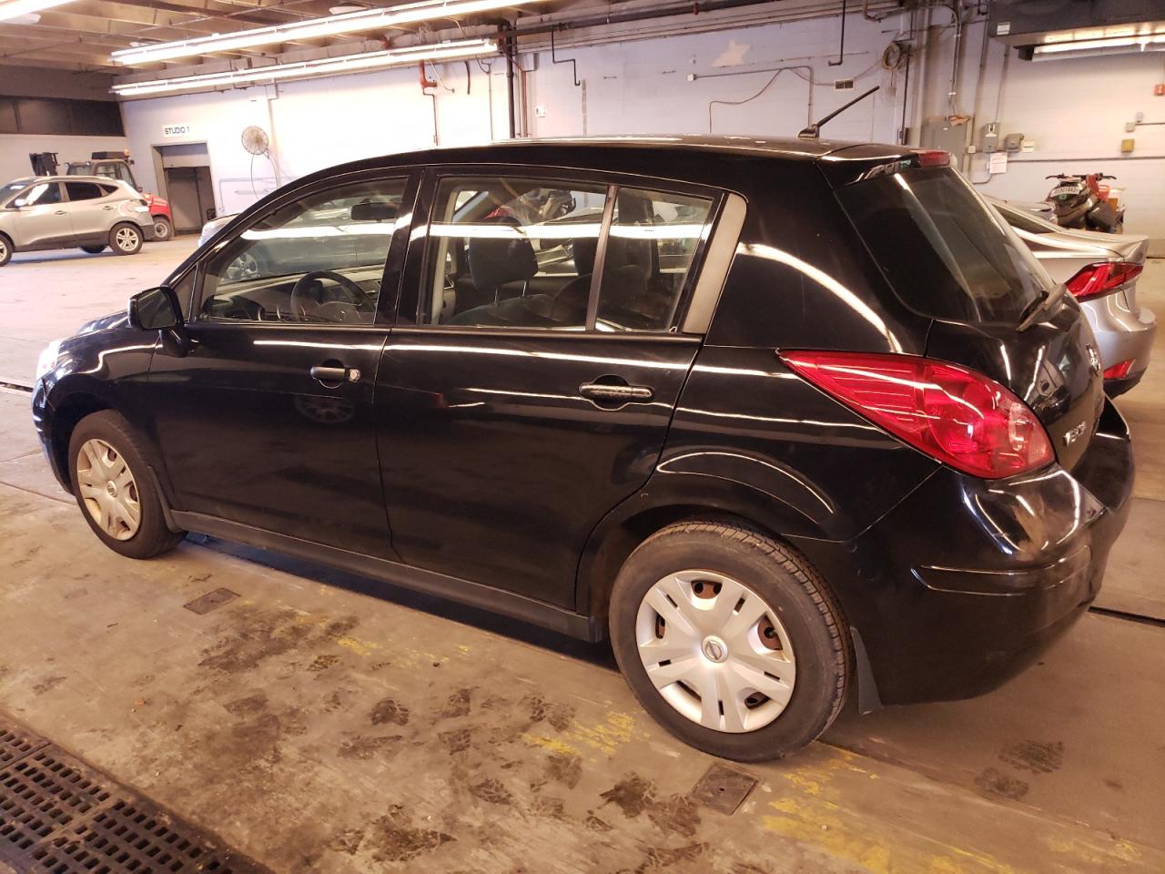 Obraz 2 z 2011 NISSAN VERSA S 2011 z VIN 3N1BC1CP3BL417166