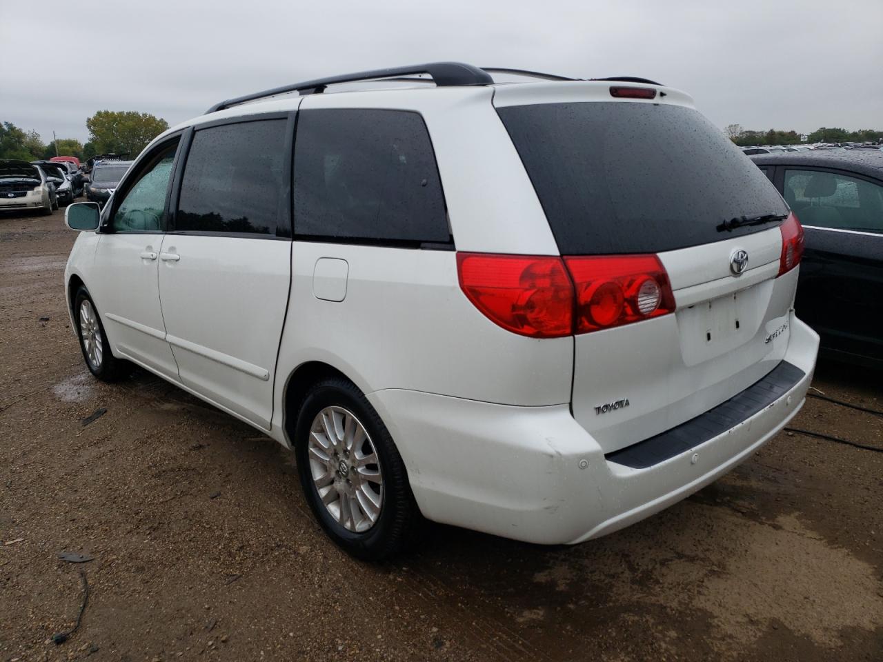 Image 2 of 2010 TOYOTA SIENNA XLE 2010 with VIN 5TDYK4CC6AS333294