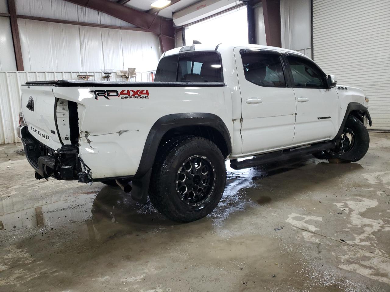 Obraz 3 z 2020 TOYOTA TACOMA DOUBLE CAB 2020 z VIN 3TMCZ5AN0LM309687