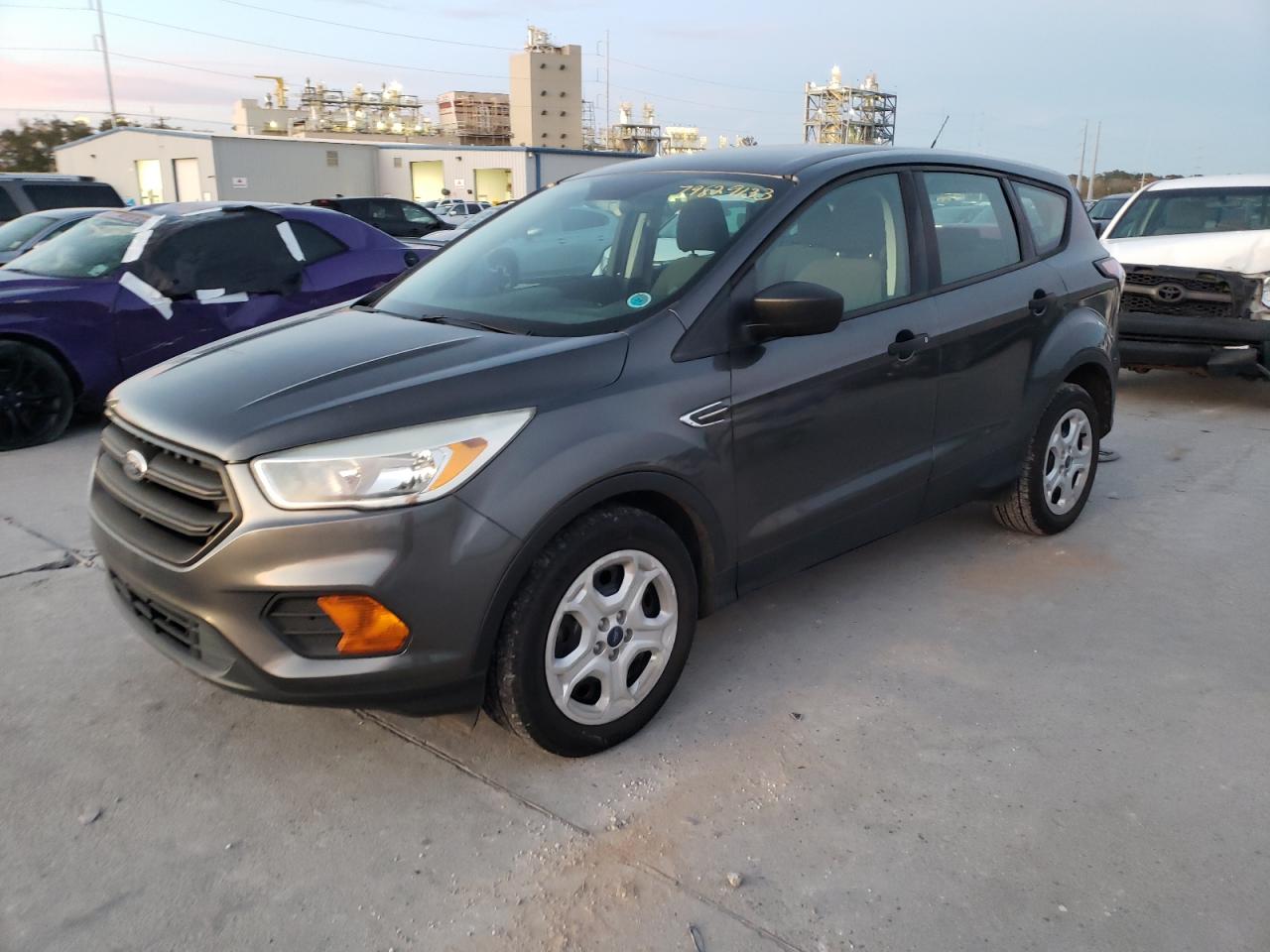 Obraz 1 z 2017 FORD ESCAPE S 2017 z VIN 1FMCU0F74HUC59788