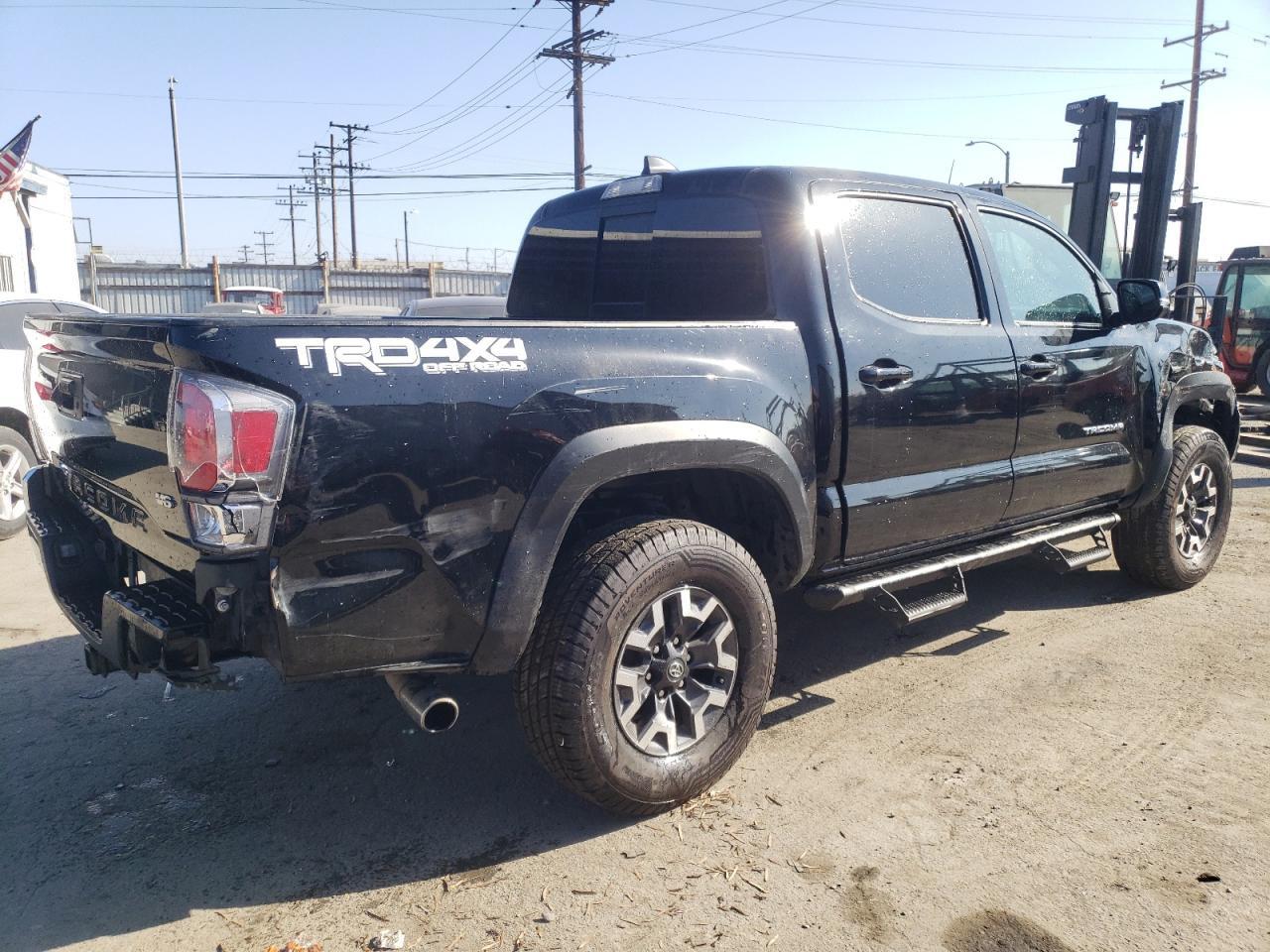 Image 3 of 2023 TOYOTA TACOMA DOUBLE CAB 2023 with VIN 3TMCZ5AN9PM551478