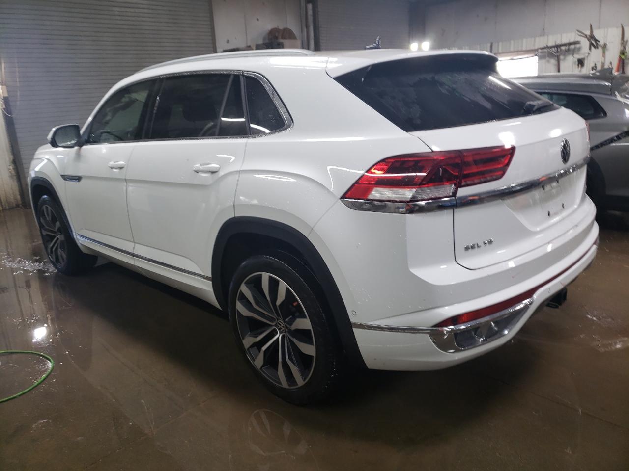Image 2 of 2020 VOLKSWAGEN ATLAS CROSS SPORT SEL PREMIUM R-LINE 2020 with VIN 1V2TE2CA6LC224275