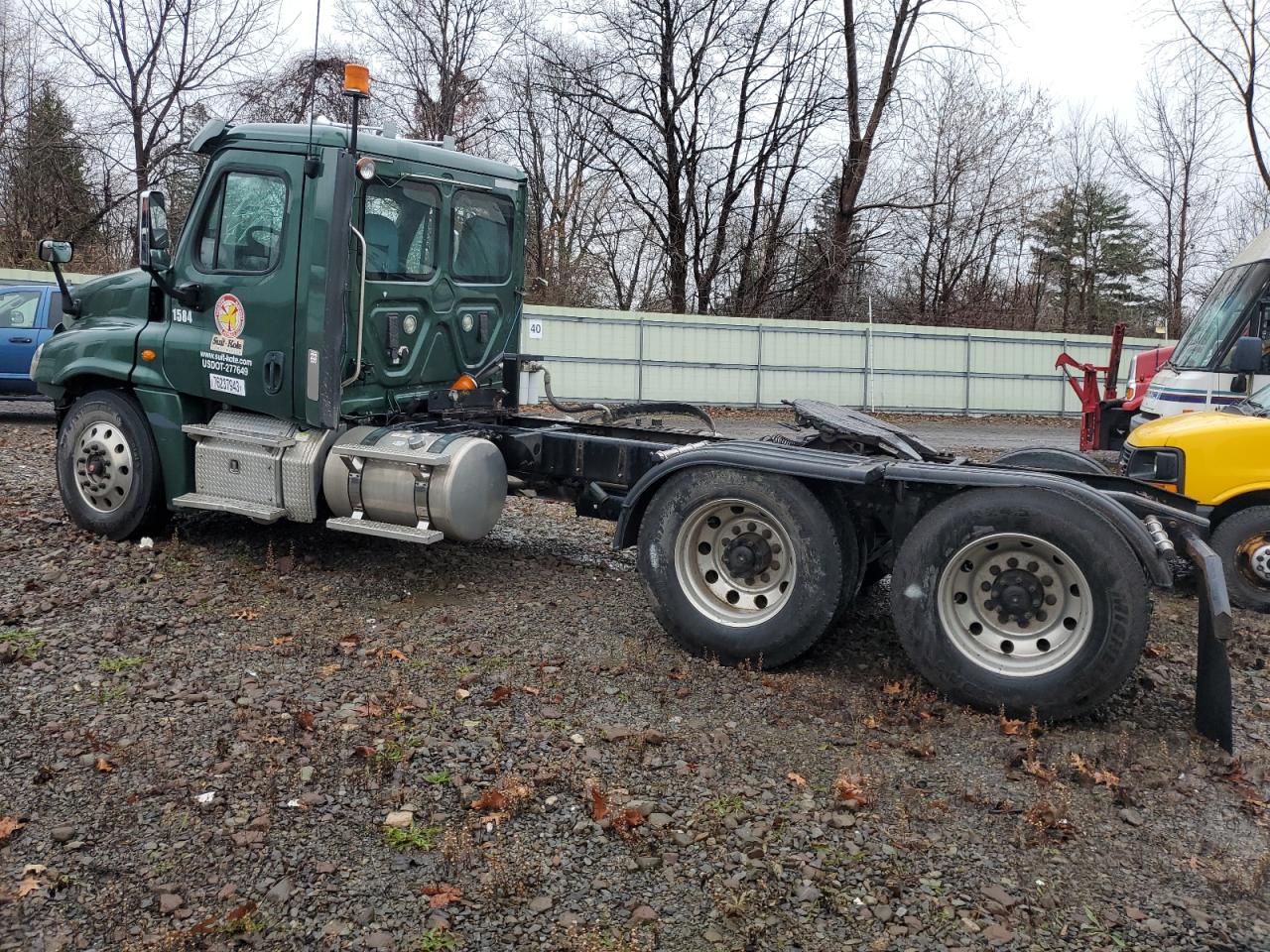 Image 3 of 2017 FREIGHTLINER CASCADIA 125  2017 with VIN 1FUJGEDR3HLJA5877