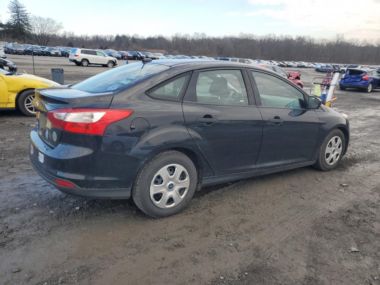 Изображение 3 2014 FORD FOCUS S 2014 с VIN 1FADP3E2XEL402564