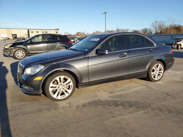 Obraz 1 z 2014 MERCEDES-BENZ C 250 2014 z VIN WDDGF4HB0EG244133
