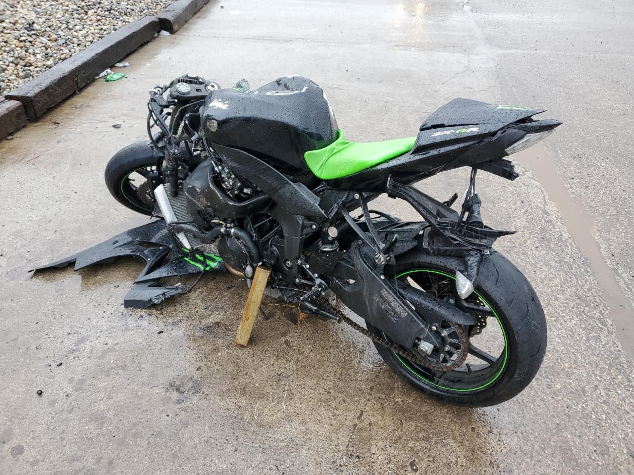 Image 3 of 2009 KAWASAKI ZX600 R 2009 with VIN JKAZX4R119A004789