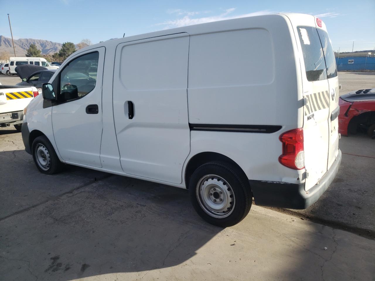Изображение 2 2015 NISSAN NV200 2.5S 2015 с VIN 3N6CM0KN8FK714757