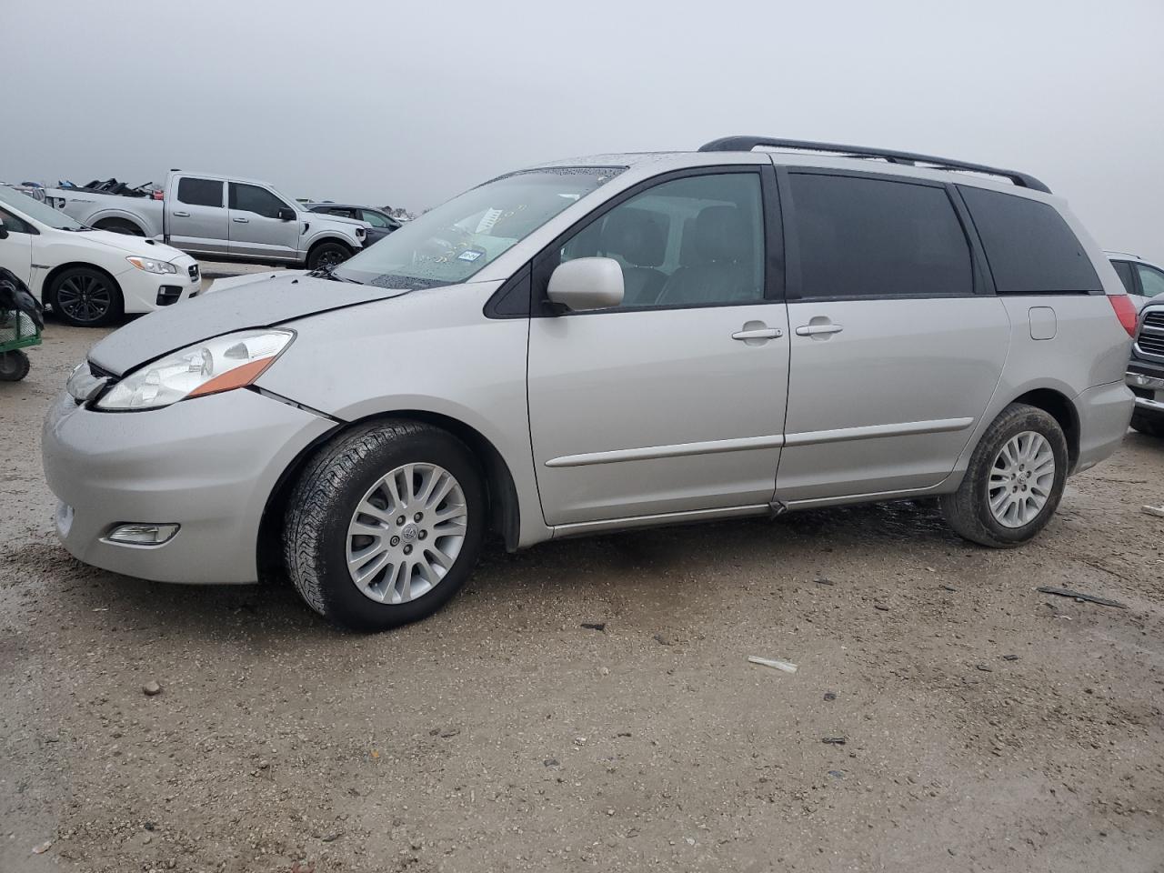 2009 TOYOTA SIENNA XLE 2009 image