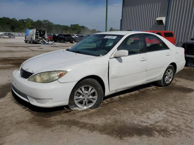 Obraz 1 z 2005 TOYOTA CAMRY LE 2005 z VIN 4T1BF32KX5U609597