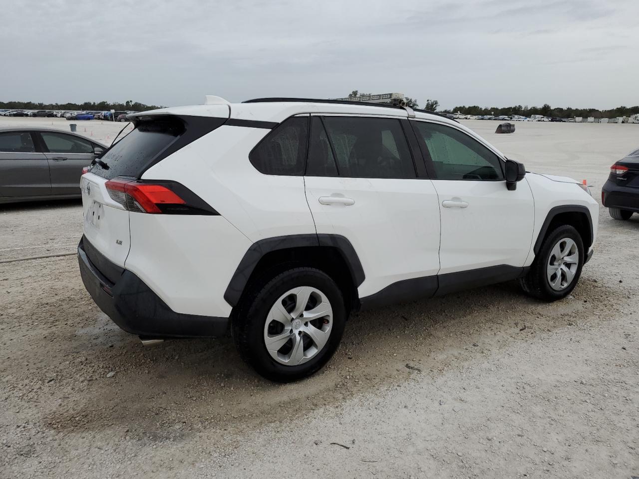 Image 3 of 2020 TOYOTA RAV4 LE 2020 with VIN 2T3H1RFV9LC061159