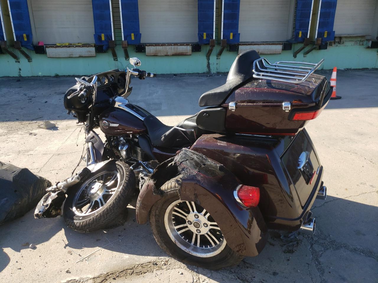 Image 3 of 2022 HARLEY-DAVIDSON FLHTCUTG  2022 with VIN 1HD1MAF10NB858495