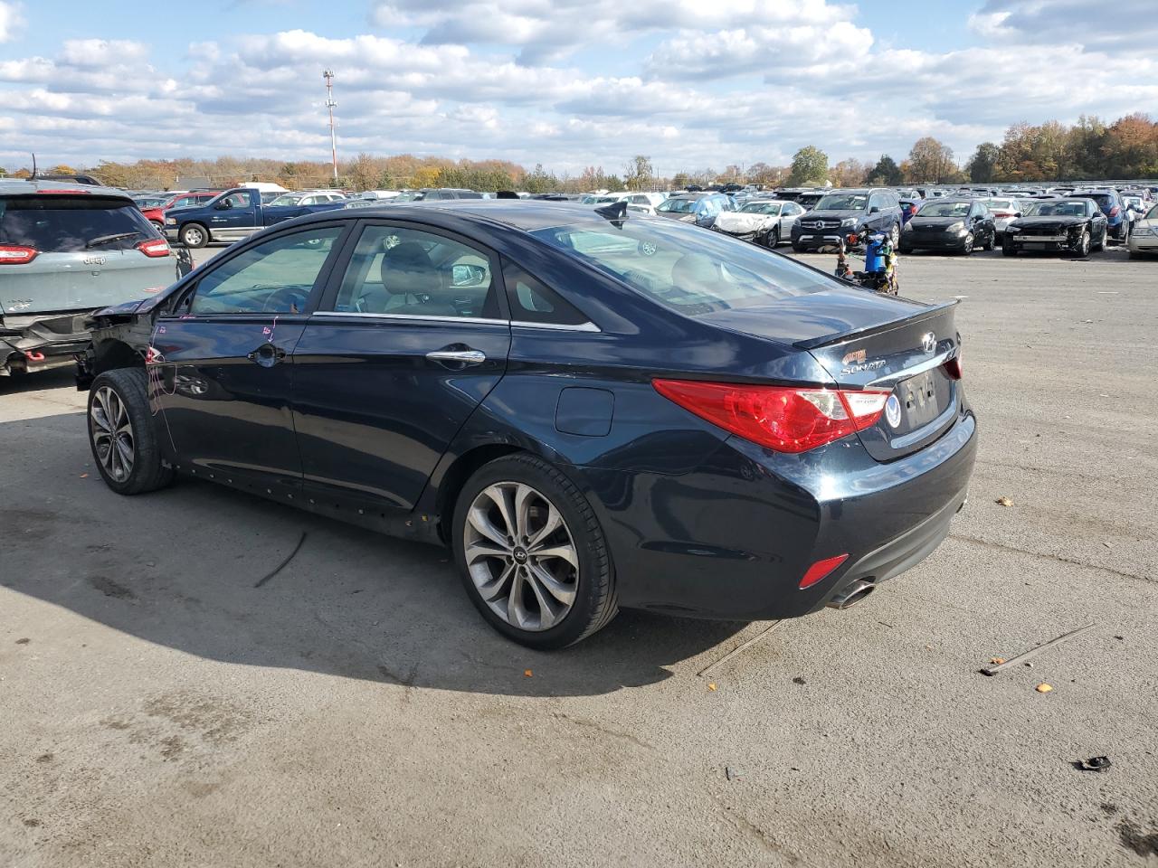 Image 2 of 2014 HYUNDAI SONATA SE 2014 with VIN 5NPEC4AC5EH905597