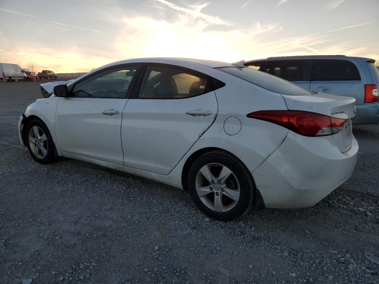 Изображение 2 2013 HYUNDAI ELANTRA GLS 2013 с VIN 5NPDH4AE1DH277650
