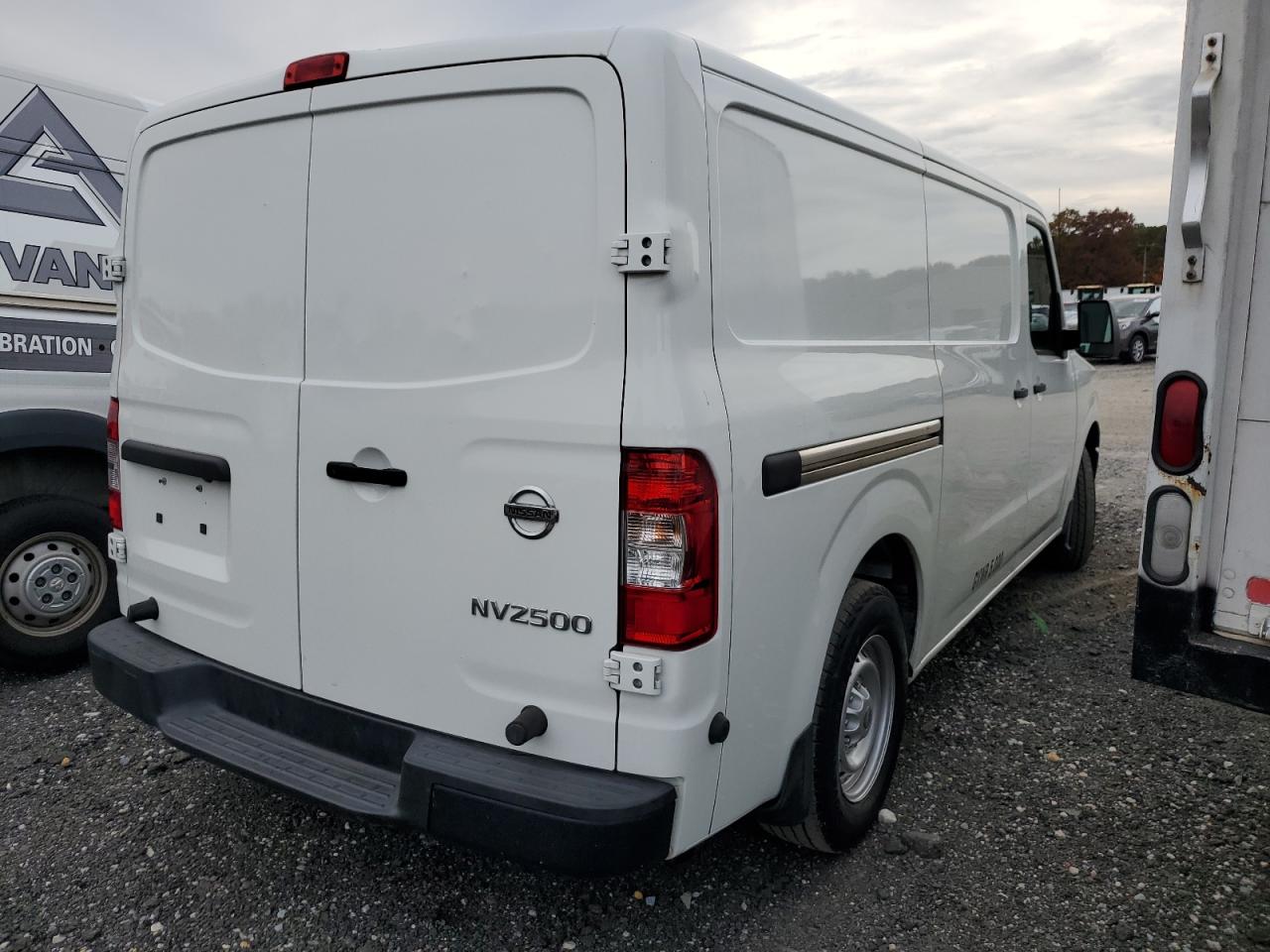 Obraz 3 z 2018 NISSAN NV 1500 S 2018 z VIN 1N6BF0KY1JN806635