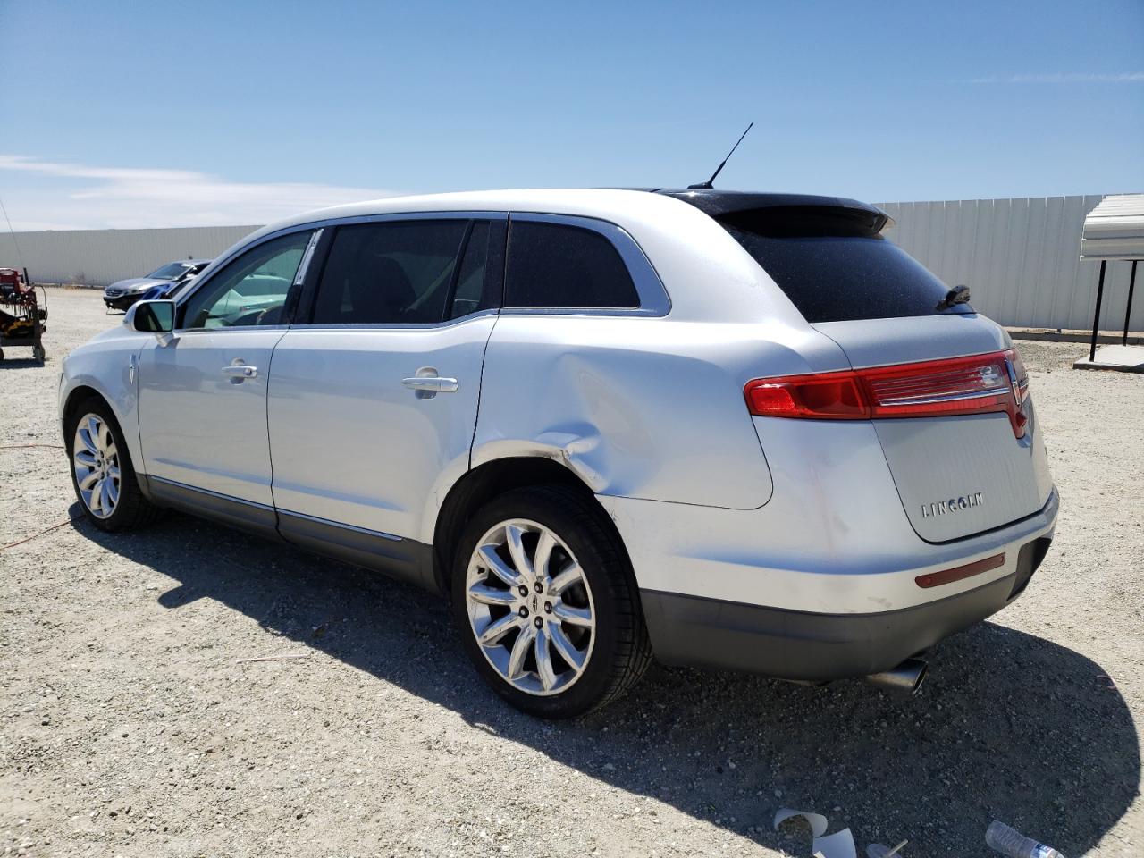 Изображение 2 2010 LINCOLN MKT  2010 с VIN 2LMHJ5FR7ABJ29453