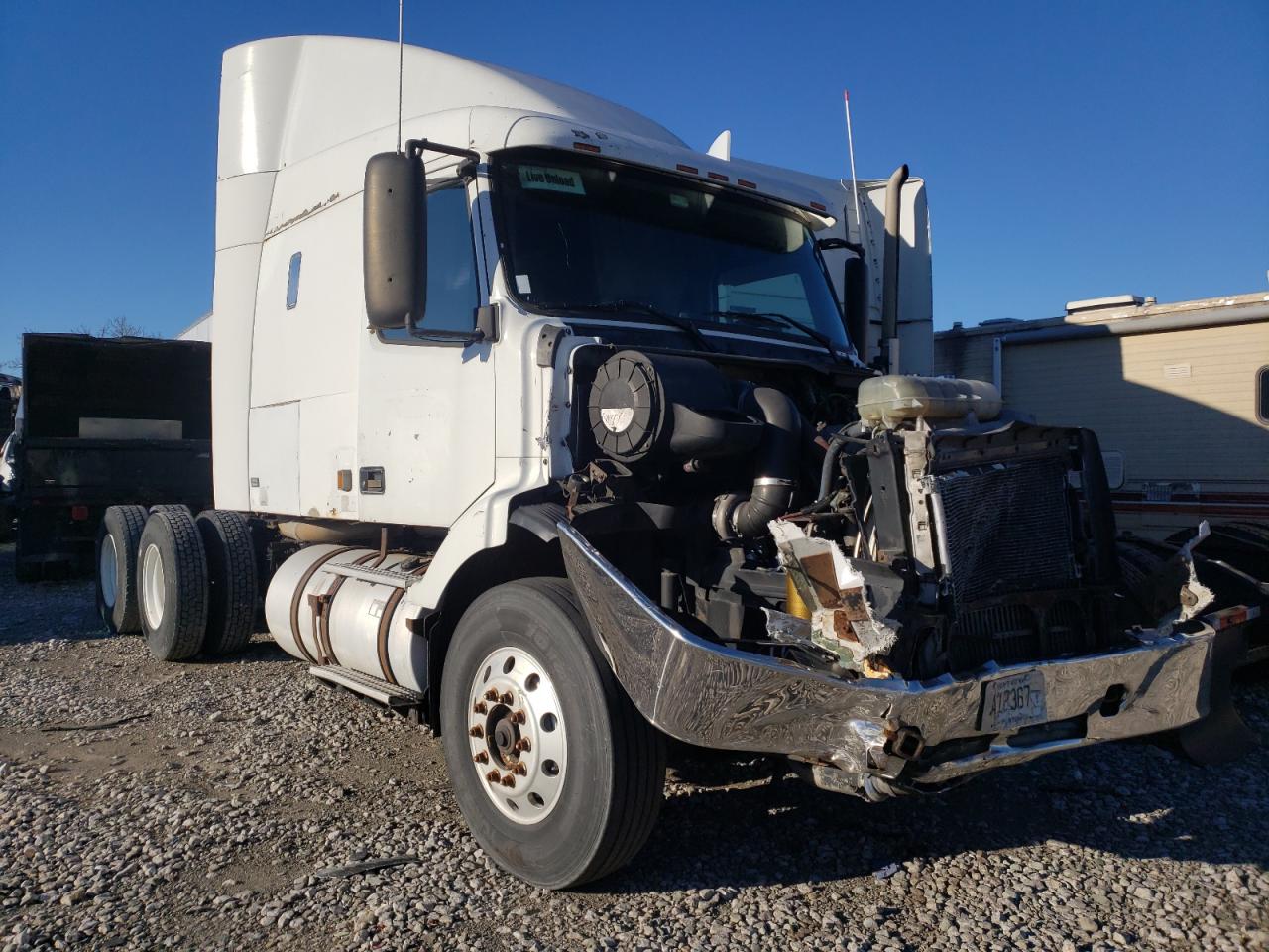 Image 1 of 1999 VOLVO VN  1999 with VIN 4VG7DARH0XN783293
