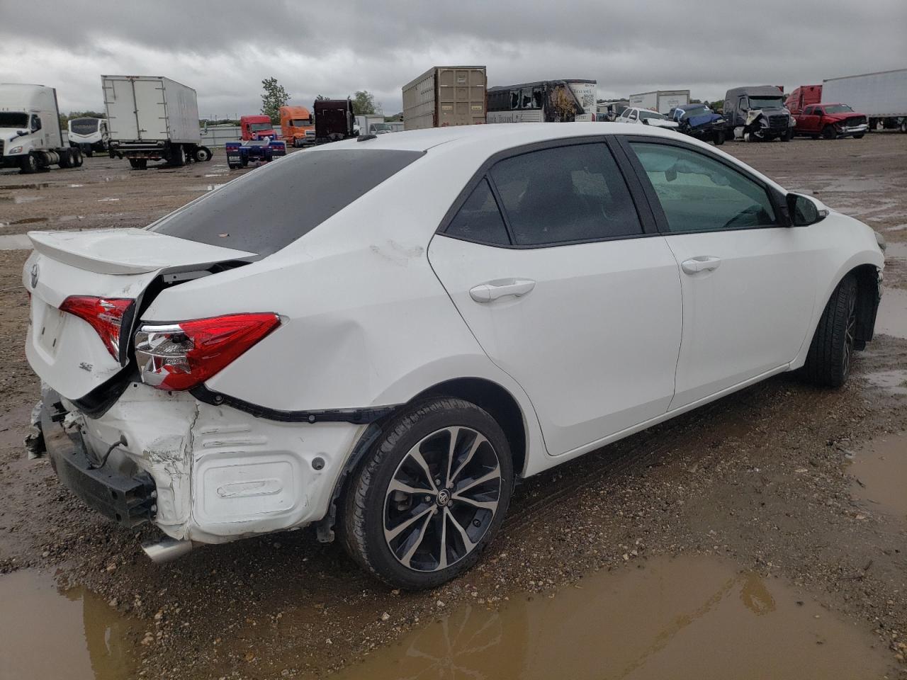 Изображение 3 2018 TOYOTA COROLLA L 2018 с VIN 5YFBURHE3JP761825