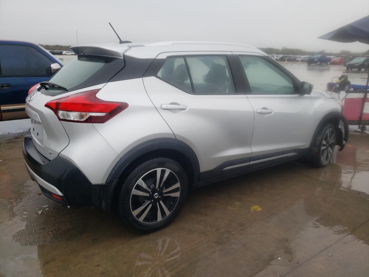 Image 3 of Nissan Kicks S 2019 with VIN 3N1CP5CU0KL526383