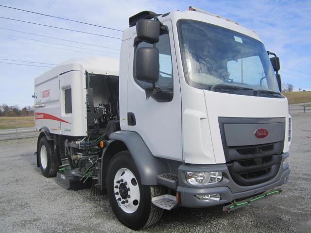 2023 PETERBILT 220  2023 image