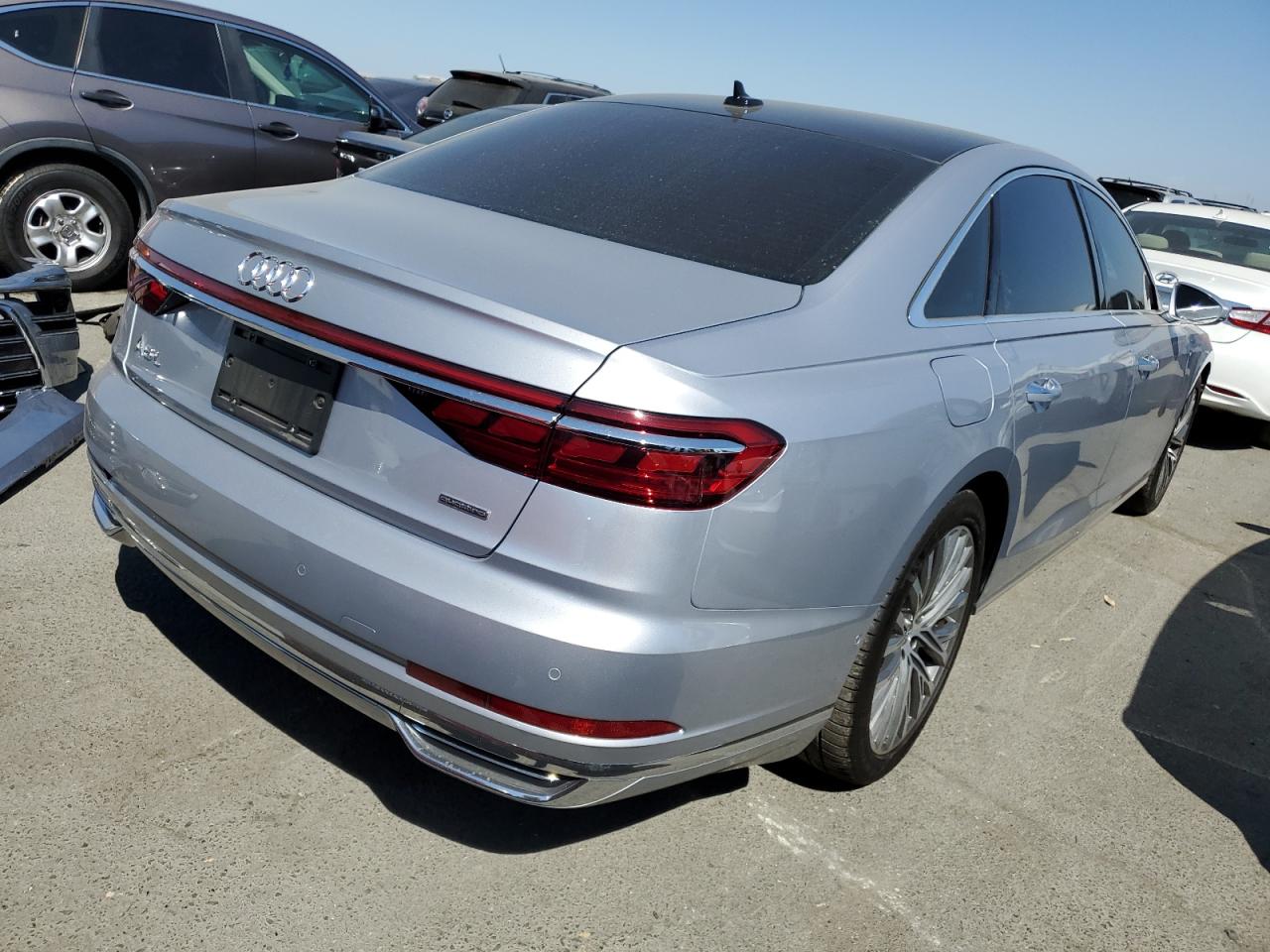 Изображение 3 2019 AUDI A8 L 2019 с VIN WAU8DAF83KN008803