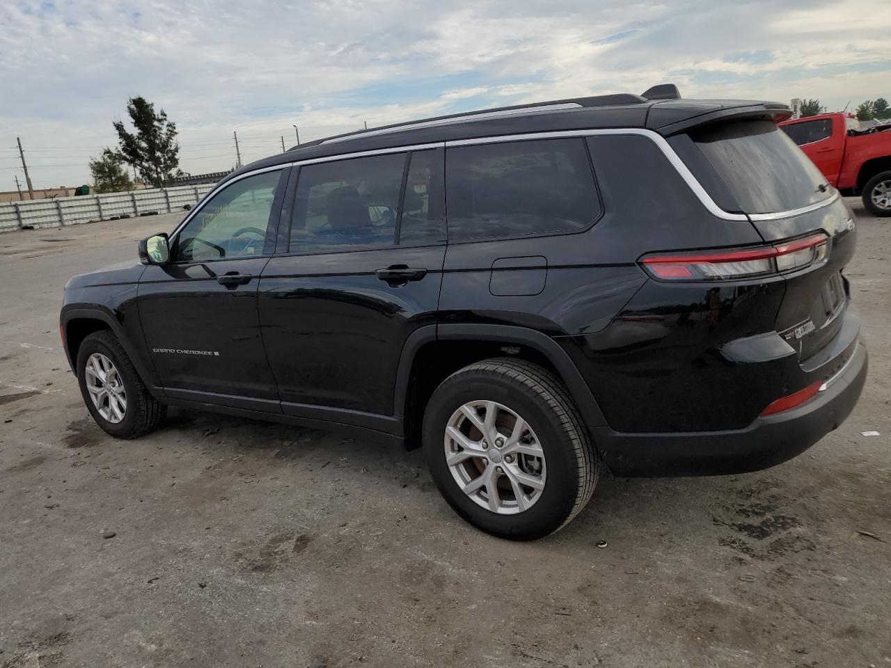 Изображение 2 2022 JEEP GRAND CHEROKEE L LIMITED 2022 с VIN 1C4RJJBG5N8637186