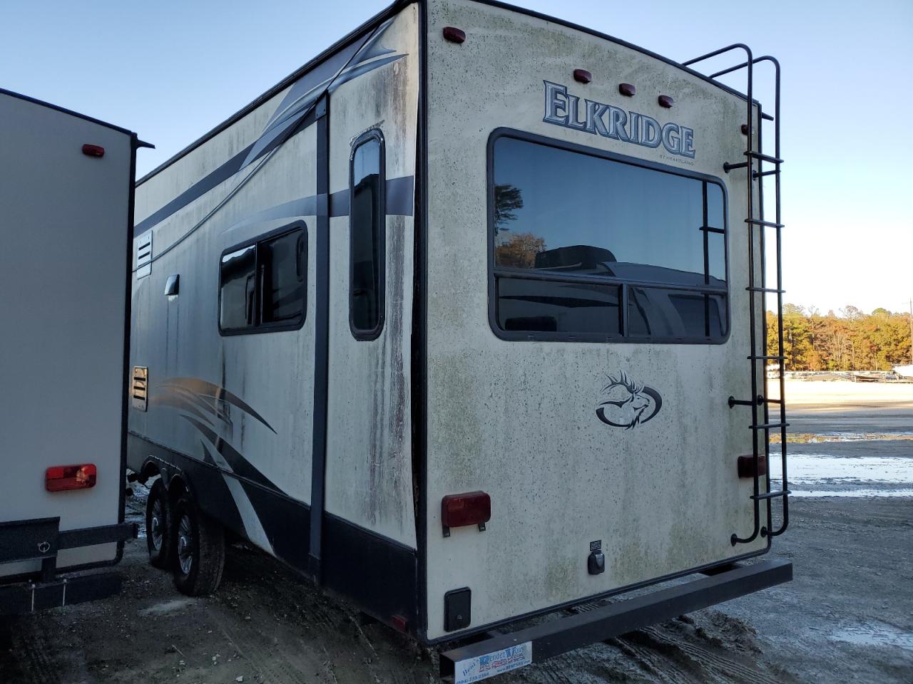 Image 3 of 2015 HEART LAND ELKRIDGE 2015 with VIN 5SFRG3726FE285923