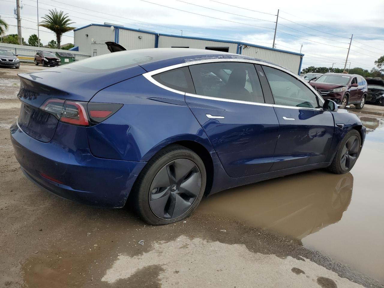 Image 3 of Tesla Model 3 2018 with VIN 5YJ3E1EA4JF154395
