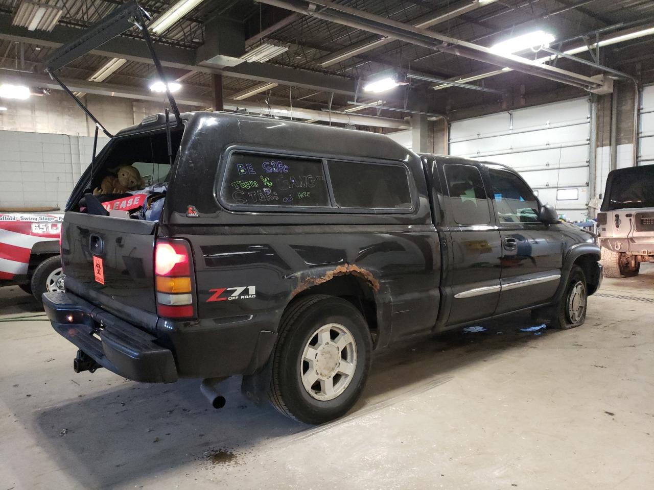 Obraz 3 z 2004 GMC NEW SIERRA K1500 2004 z VIN 2GTEK19T741248906