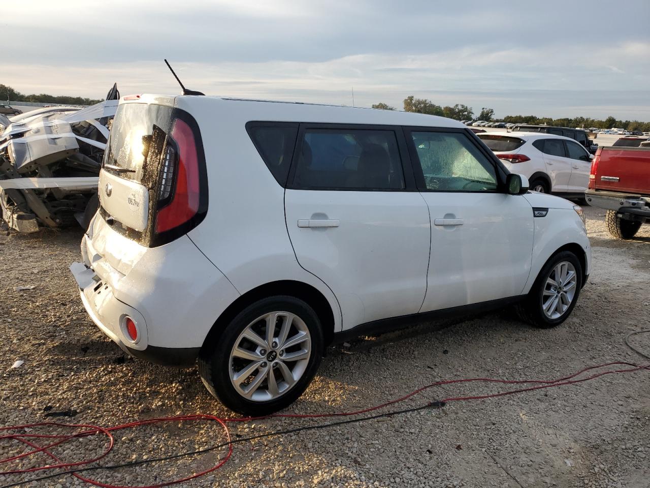 Изображение 3 2017 KIA SOUL + 2017 с VIN KNDJP3A50H7478255
