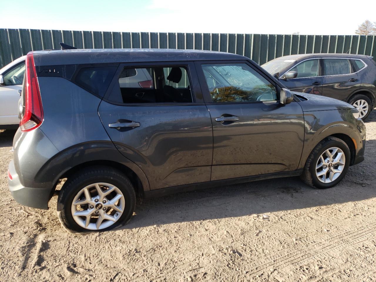 Obraz 3 z 2021 KIA SOUL LX 2021 z VIN KNDJ23AU7M7779668
