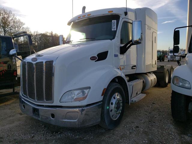 Изображение 2 2016 PETERBILT 579  2016 с VIN 1XPBDP9XXGD335631