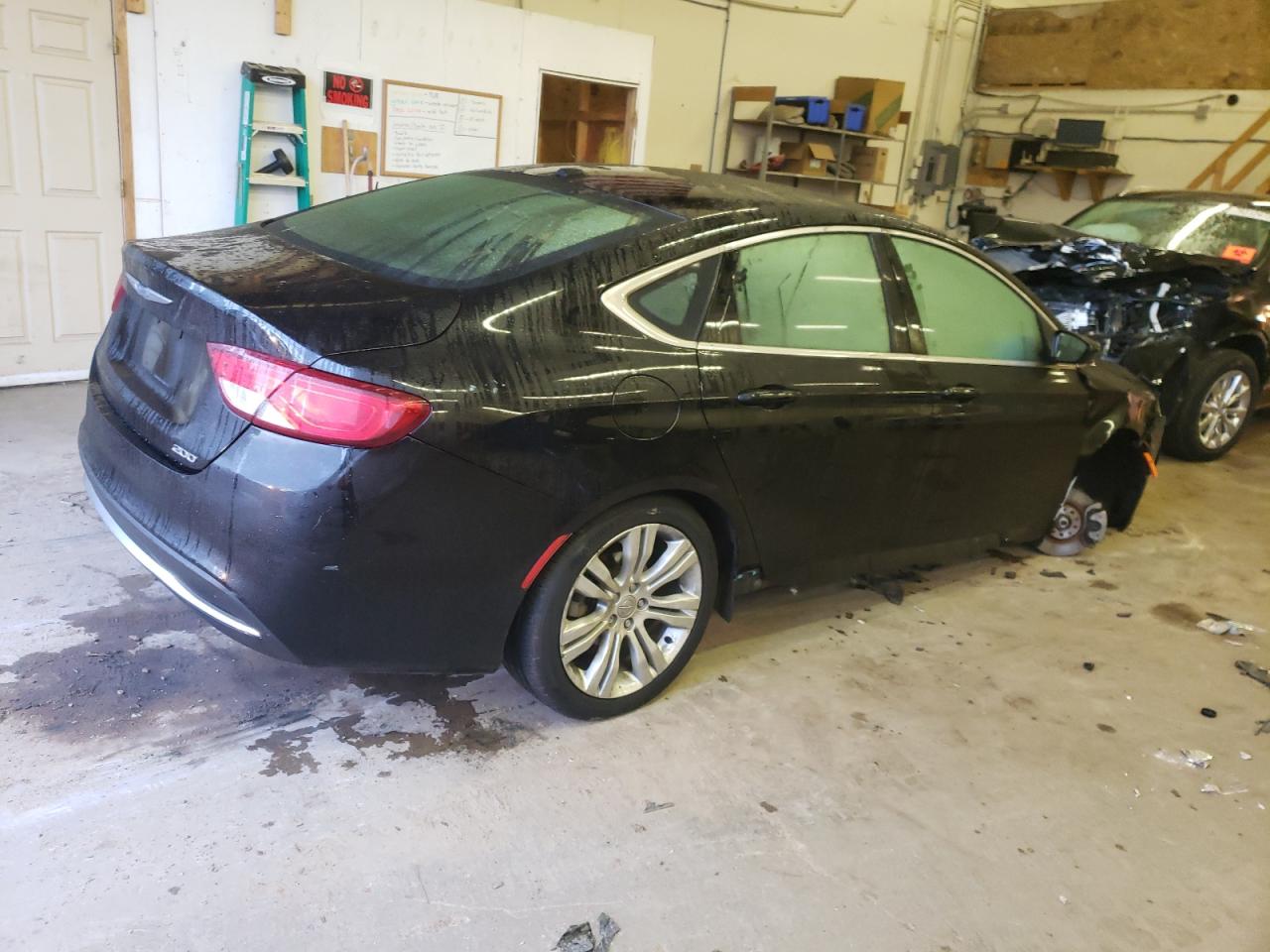Изображение 3 2015 CHRYSLER 200 LIMITED 2015 с VIN 1C3CCCAB6FN677513