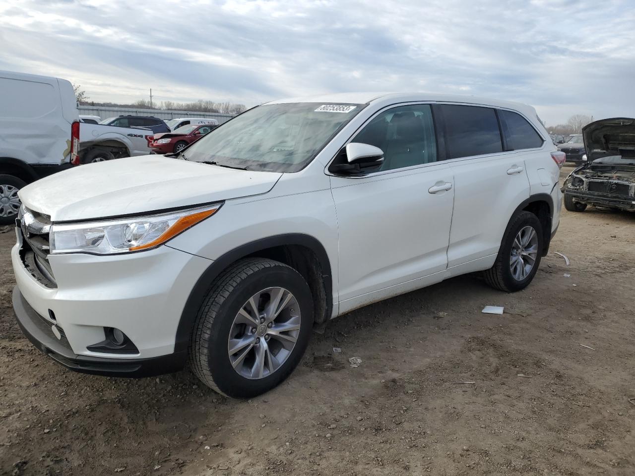 Image 1 of 2015 TOYOTA HIGHLANDER LE 2015 with VIN 5TDBKRFH1FS129567