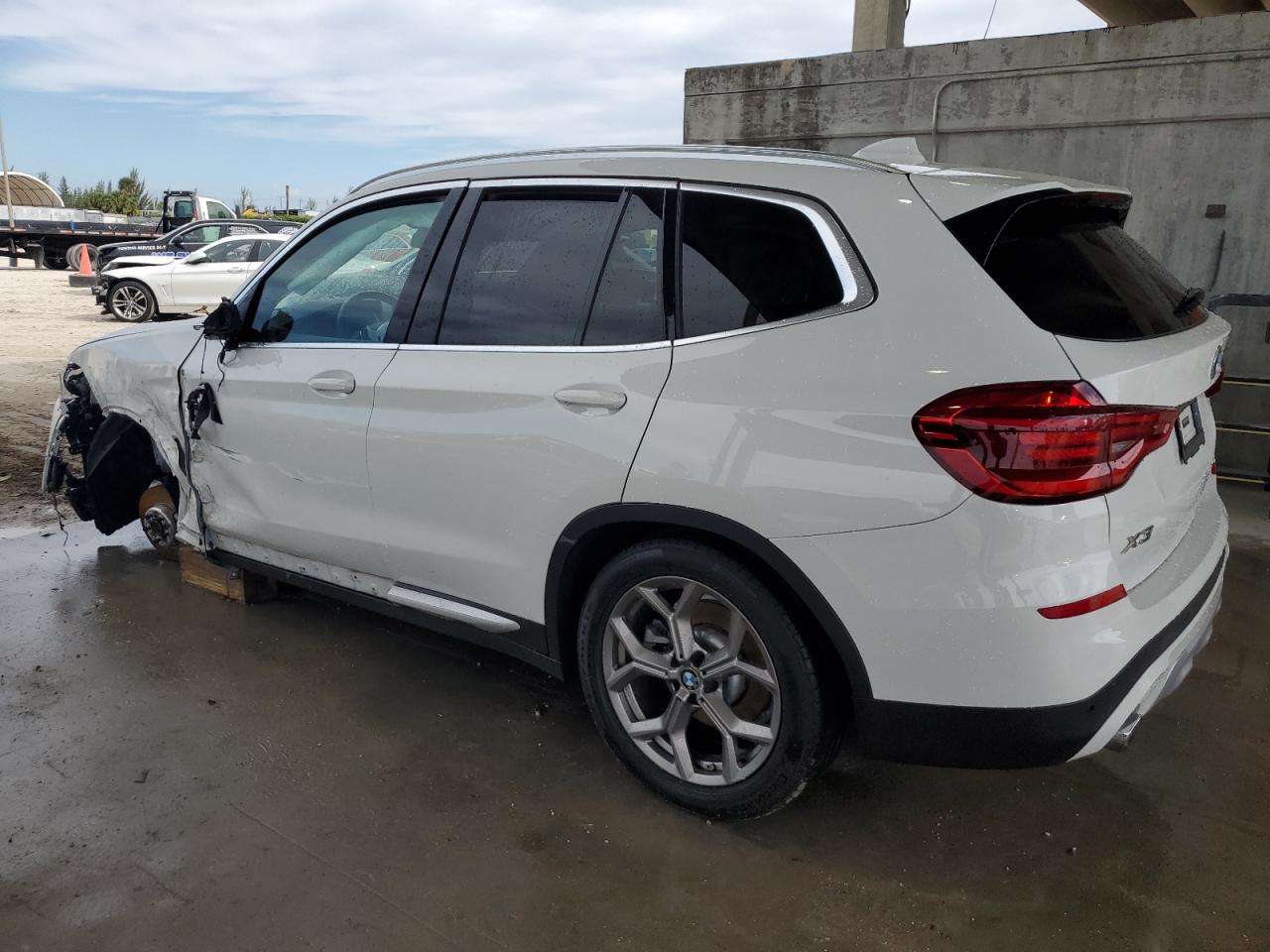Obraz 2 z 2021 BMW X3 SDRIVE30I 2021 z VIN 5UXTY3C02M9G49966