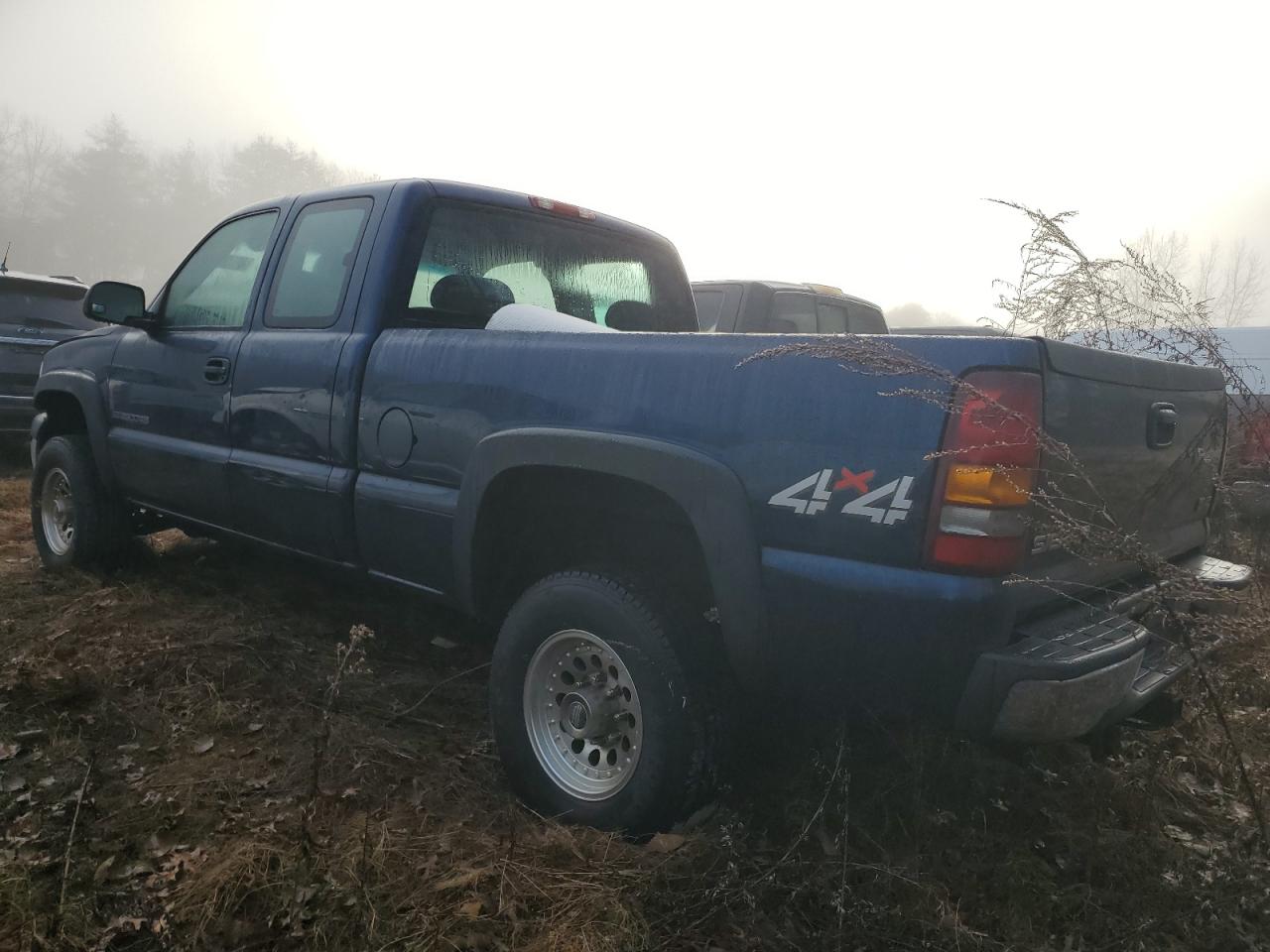 Image 2 of 2002 GMC SIERRA K2500 HEAVY DUTY 2002 with VIN 1GTHK29UX2E144630