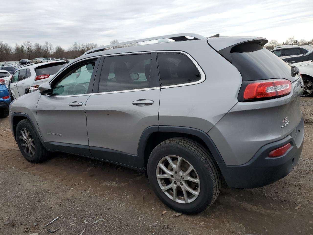 Image 2 of 2016 JEEP CHEROKEE LATITUDE 2016 with VIN 1C4PJMCS0GW205101