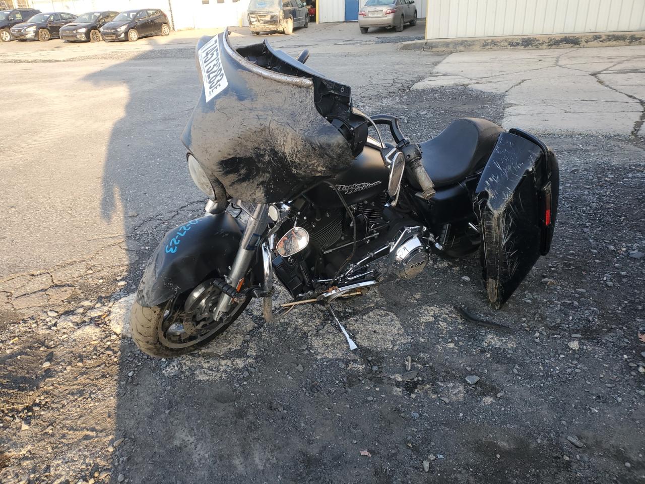 Image 2 of 2013 HARLEY-DAVIDSON FLHX STREET GLIDE 2013 with VIN 1HD1KBM10DB676972