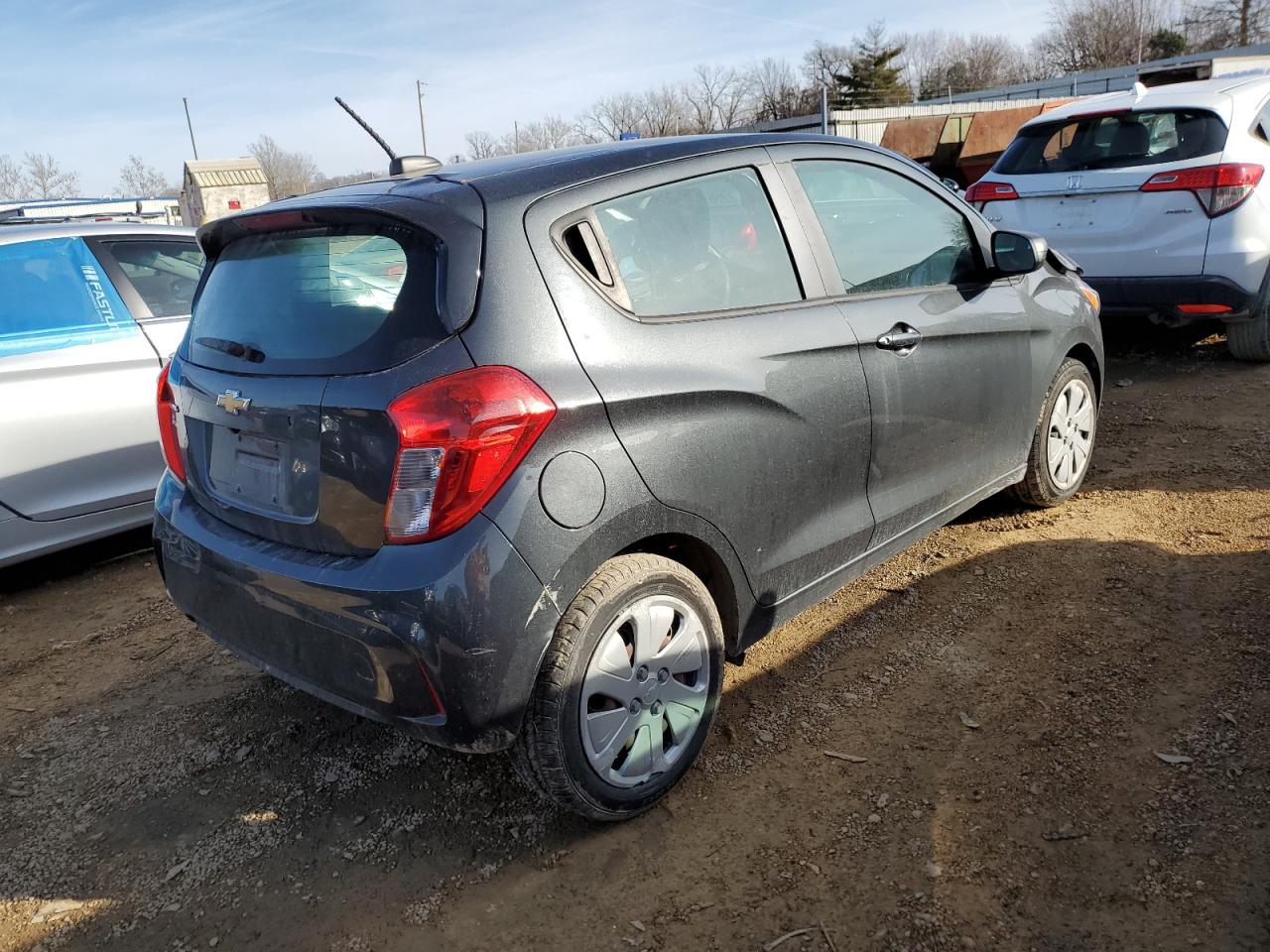 Изображение 3 2017 CHEVROLET SPARK LS 2017 с VIN KL8CB6SA1HC753720